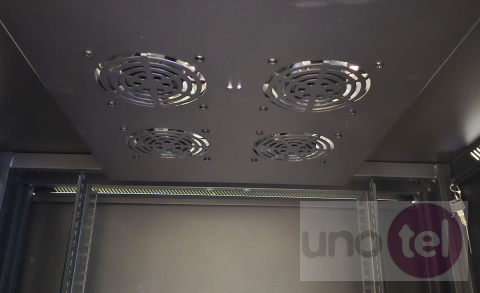 Szafa rack 42U z panelem wentylacyjnym Szafa rack 42U z panelem wentylacyjnym